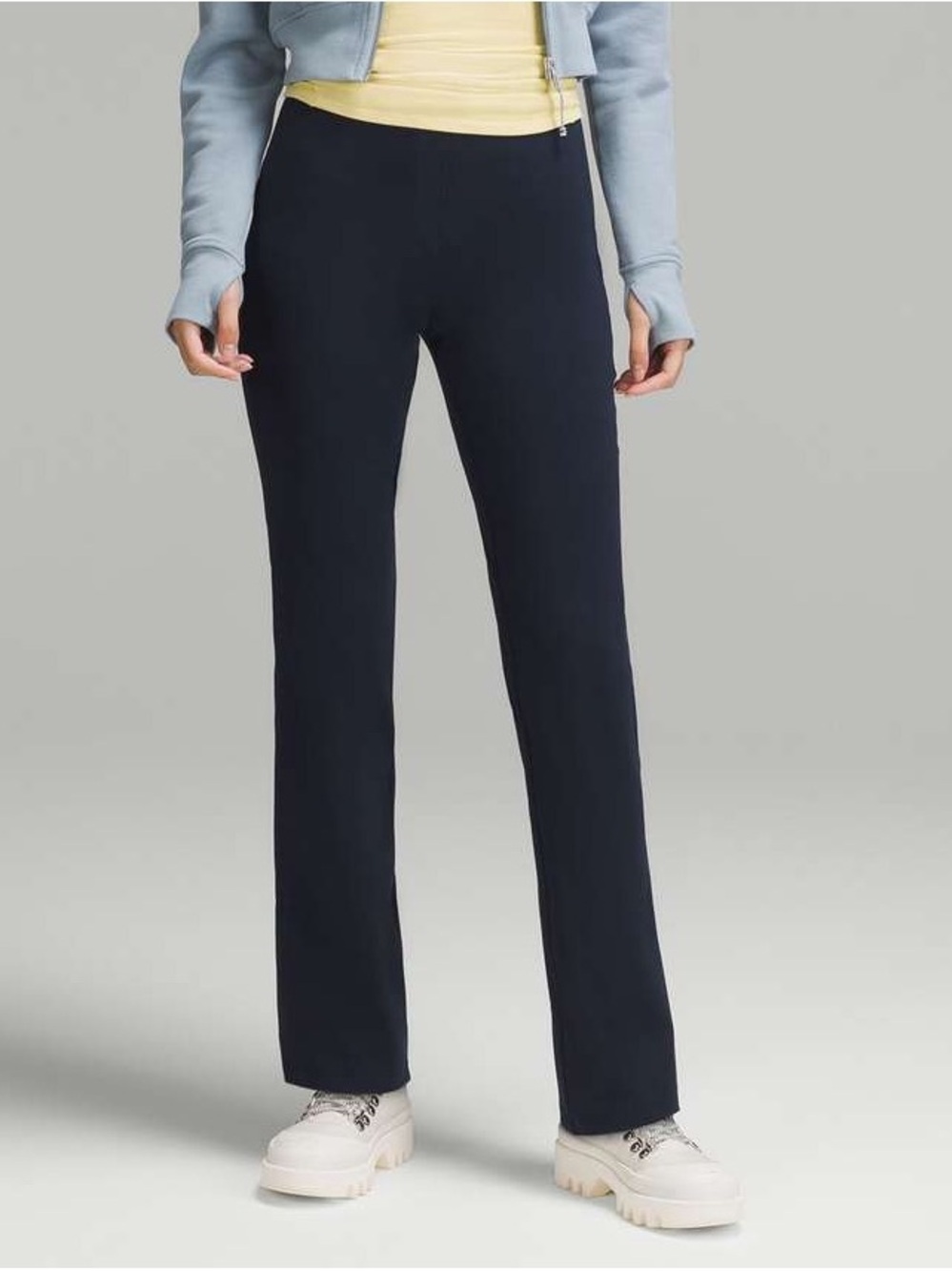 LULULEMON Smooth Fit Pull-On High-Rise Pant
True Navy 2023 W5EGSS LUXTREME SZ 6